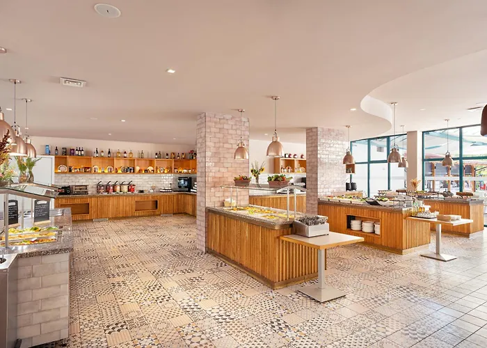Zefir Hotel Сонячний Берег